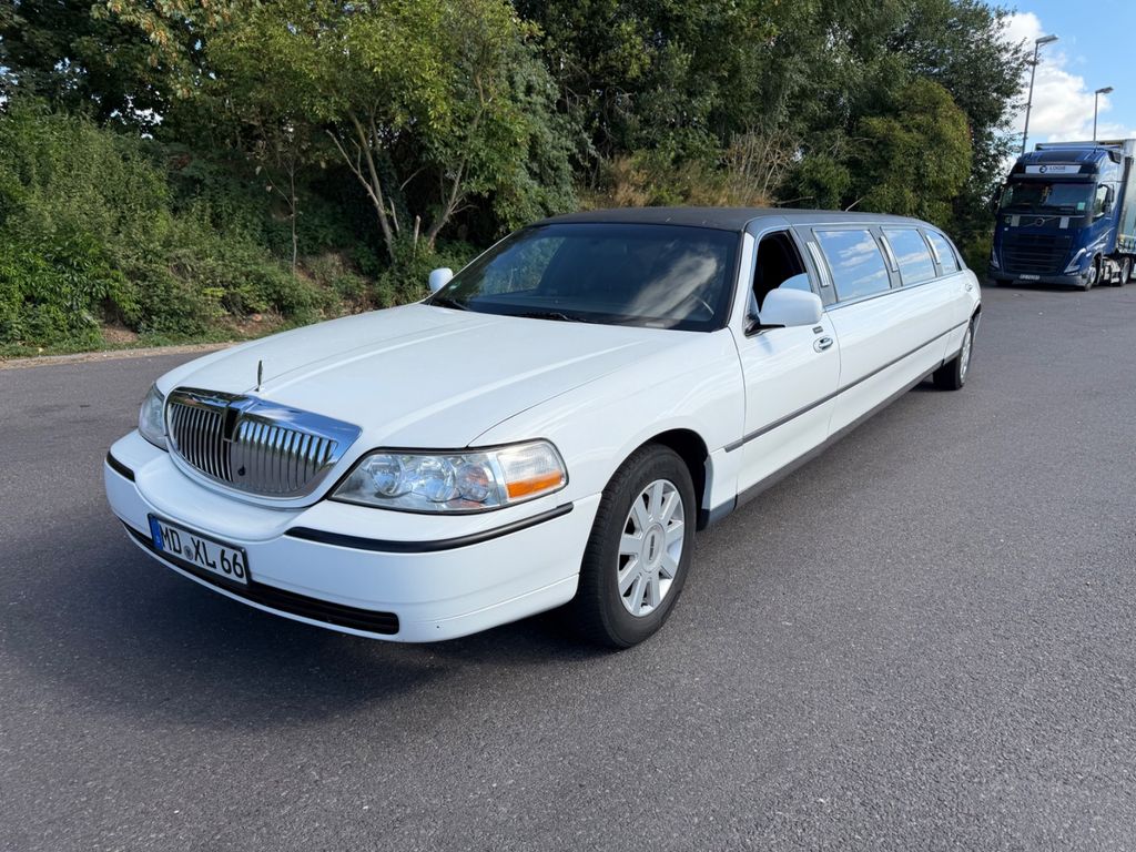 Bild des Angebotes Lincoln Town Car Stretchlimousine