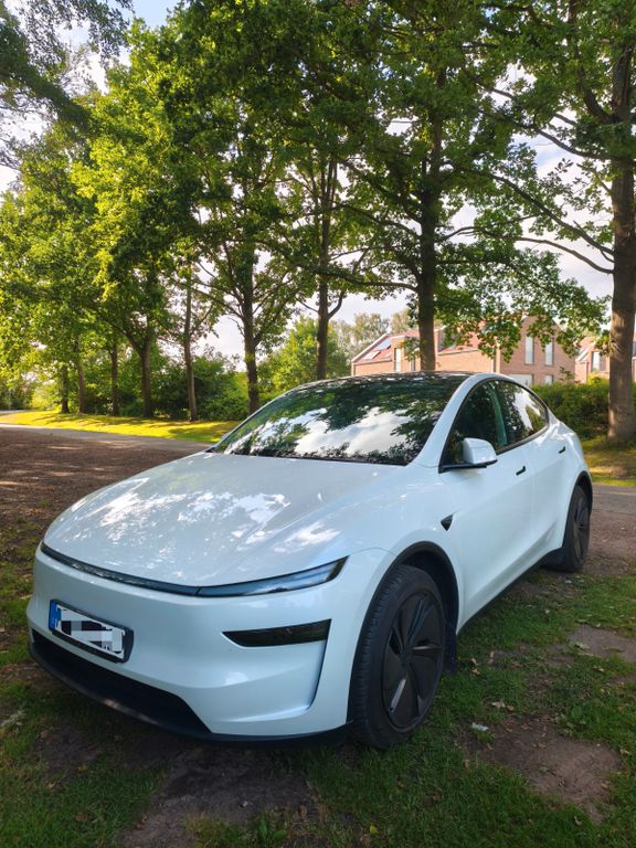 Tesla Model Y Juniper Long Range RWD Premium
