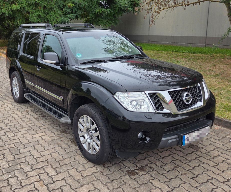 Nissan Pathfinder 3.0 V6 dCi DPF LE 4WD Automatik LE
