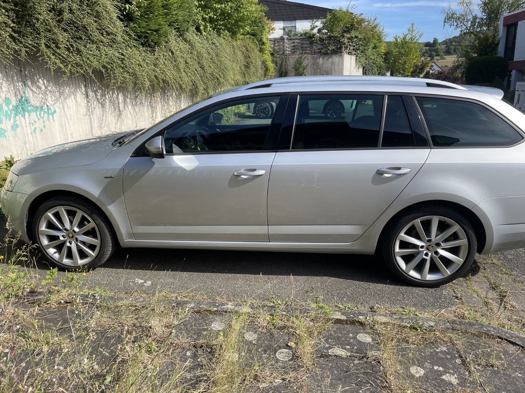 Bild des Angebotes Skoda Octavia 2.0 TDI Green tec Joy Combi Joy