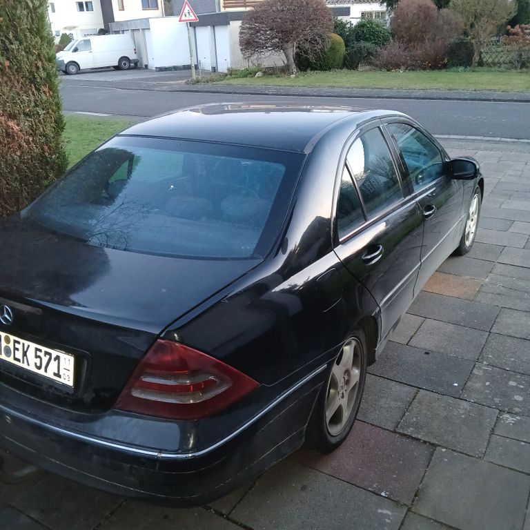 Bild des Angebotes Mercedes-Benz 220
