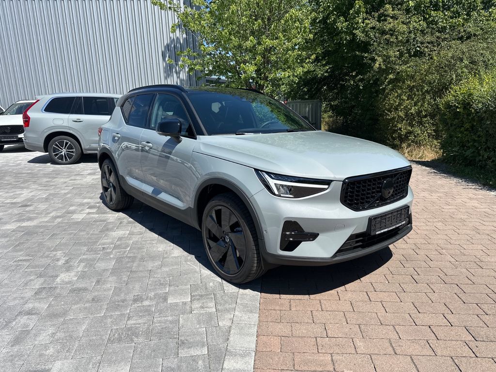 Volvo XC40 B4 ULTRA BLACK+EL.SITZE+PANO+PILOT+BLIS+