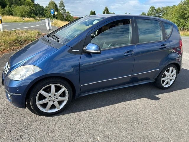 Bild des Angebotes Mercedes-Benz SCHNÄPPCHEN! A200 AVANTGARDKlima Auto. PDC Sport