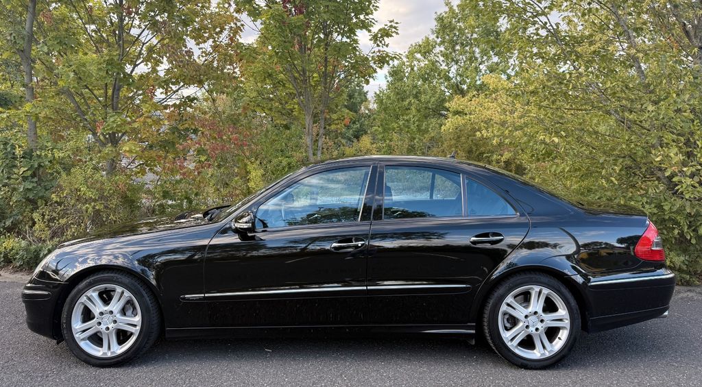 Bild des Angebotes Mercedes-Benz E 350 Avantgarde AHK Sportpaket Navi Airmatic