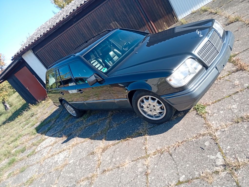 Mercedes-Benz E 320