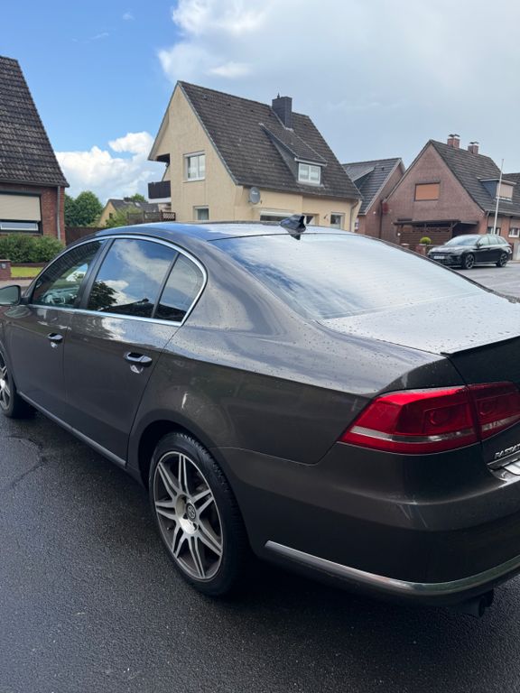 Bild des Angebotes Volkswagen Passat 1.4 TSI DSG R-Line BlueMotion Tech R-...