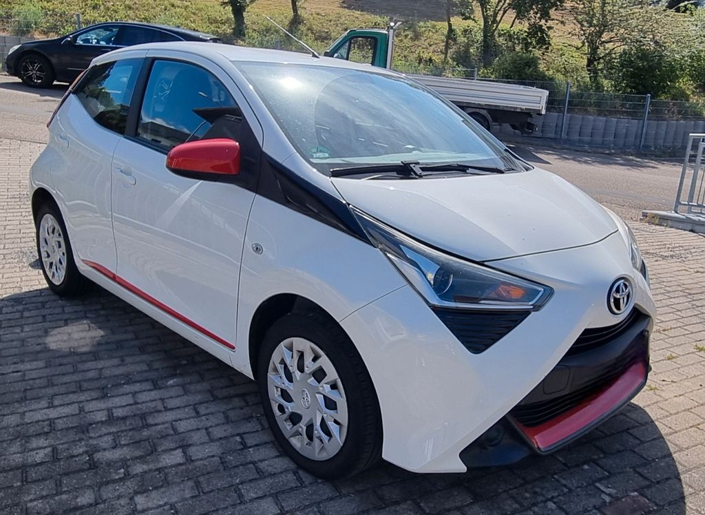 Bild des Angebotes Toyota Aygo (X) 1,0 x-play, 5 Türer