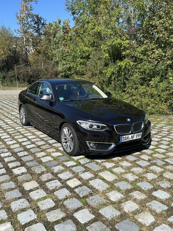 Bild des Angebotes BMW 220i Coupé Luxury Line