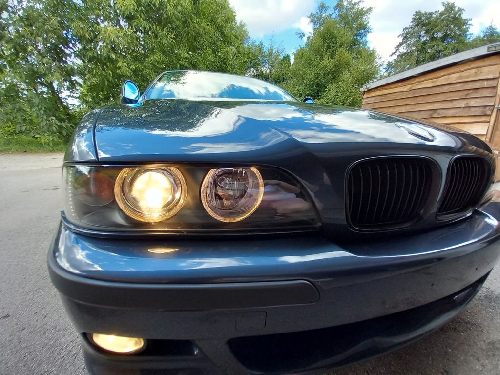BMW 528i A -