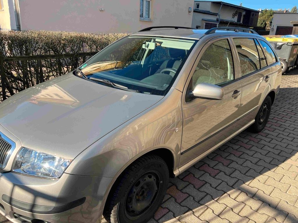 Bild des Angebotes Skoda Fabia Combi 1.4 16V 74 kW Ambiente Ambiente