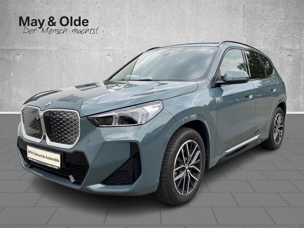 Bild des Angebotes BMW iX1 eDrive20 M Sport HUD AHK Pano Navi Digitales
