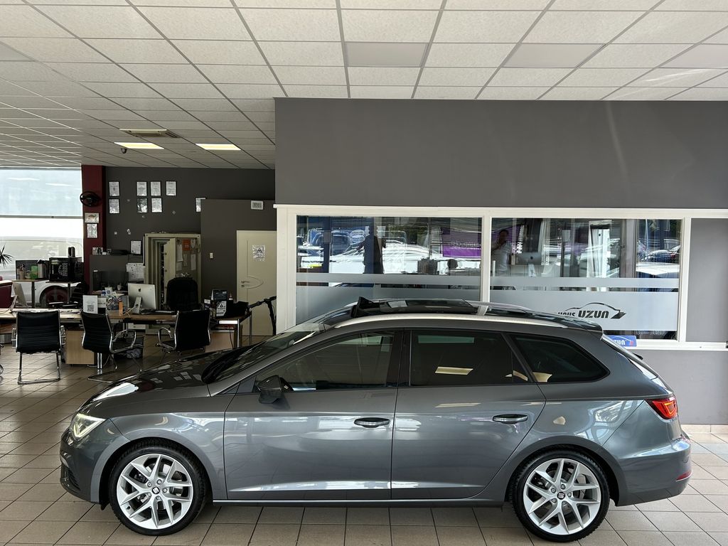 Bild des Angebotes Seat Leon ST FR 1.8 TSI Pano LED SHZ PDC Navi 2.Hand