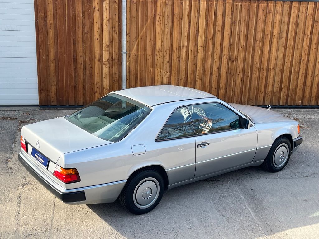 Bild des Angebotes Mercedes-Benz 230CE 124er Coupe, 1a Zustand, nur 52.000 Km!!!