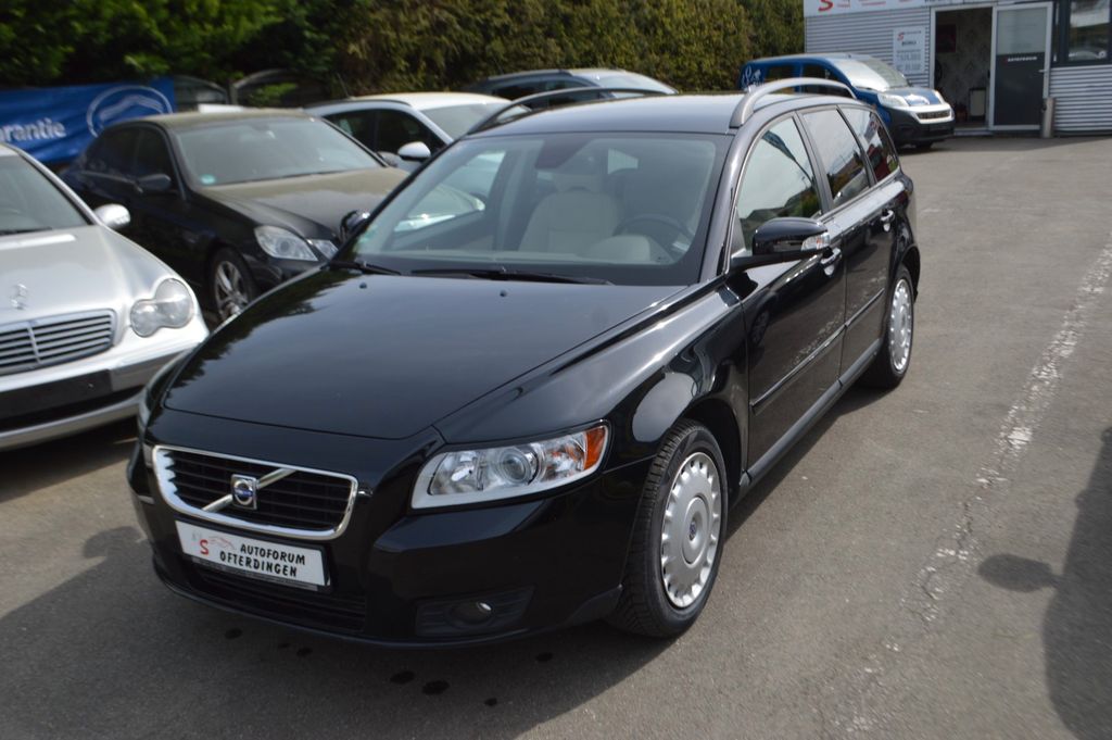 Bild des Angebotes Volvo V50 Kombi 2.0 D Kinetic