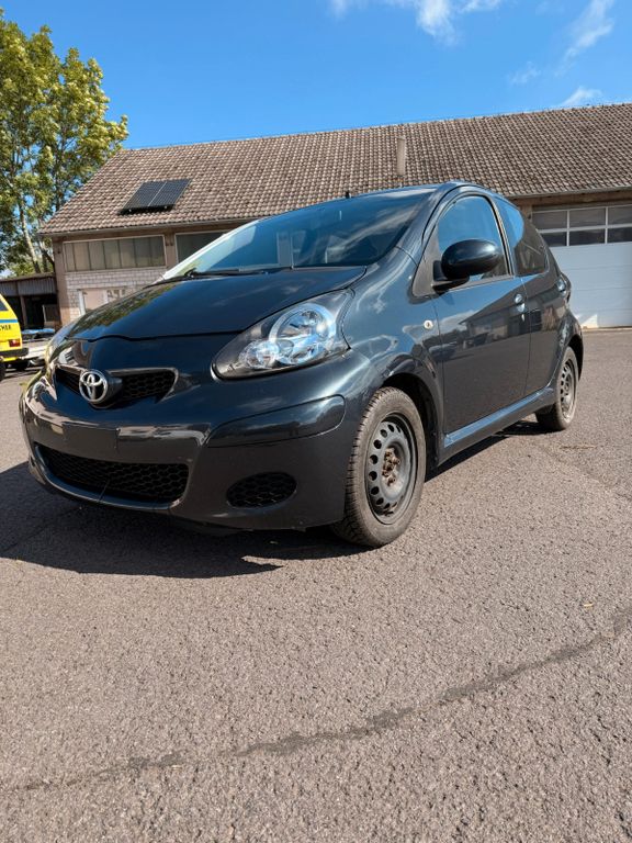 Bild des Angebotes Toyota Aygo 1.0 | TÜV 09/27 | 112.500 km | Winterreifen