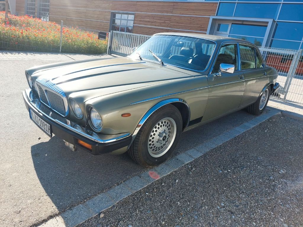 Bild des Angebotes Jaguar XJ12 - Oldtimer