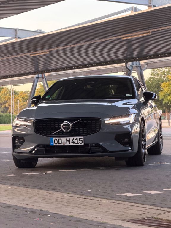 Bild des Angebotes Volvo S60 B5 AWD Ultimate Dark TÜV NEU
