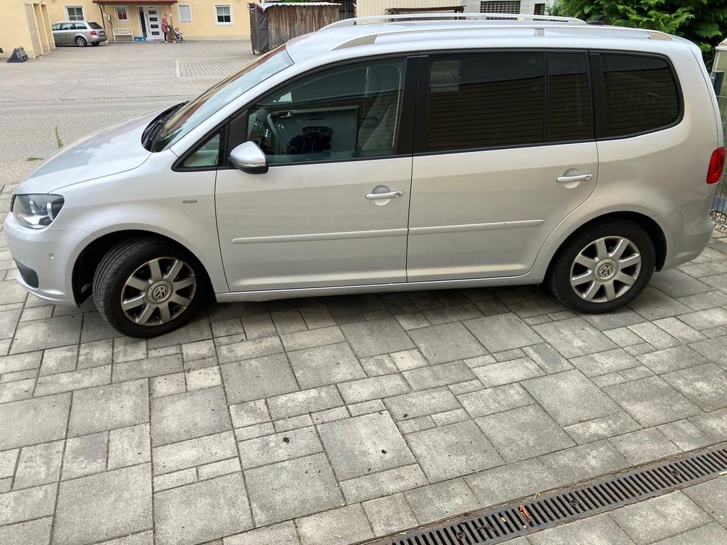 Bild des Angebotes Volkswagen Touran 1.6 TDI LIFE LIFE