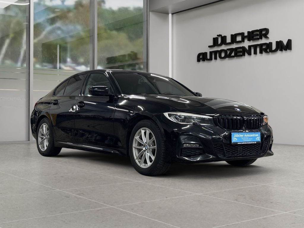 Bild des Angebotes BMW 330i xDrive M Sport Automatic, Sportsitze