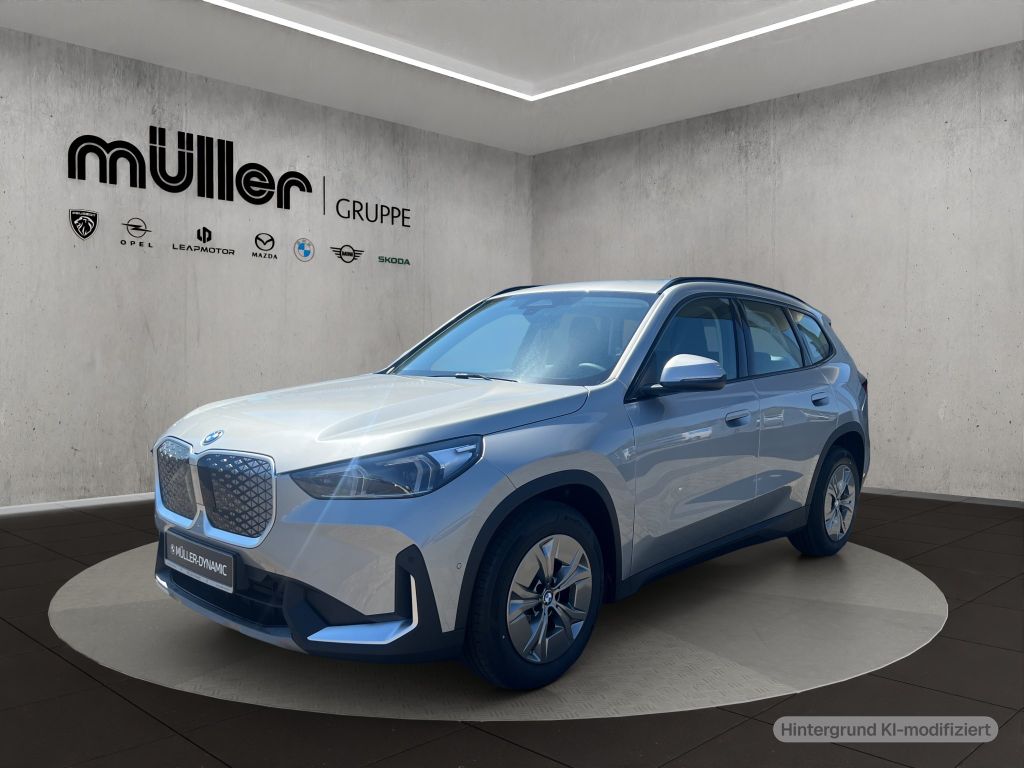BMW iX1 xDrive30 LED AHK KOMFORTZUG RÜCKFAHR SHZ DAB