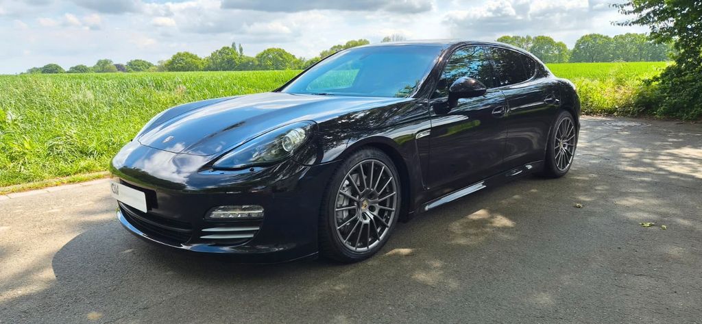Bild des Angebotes Porsche PANAMERA 4S SPORTABGASANLAGE 20ZOLL LUFTFAHRWERK