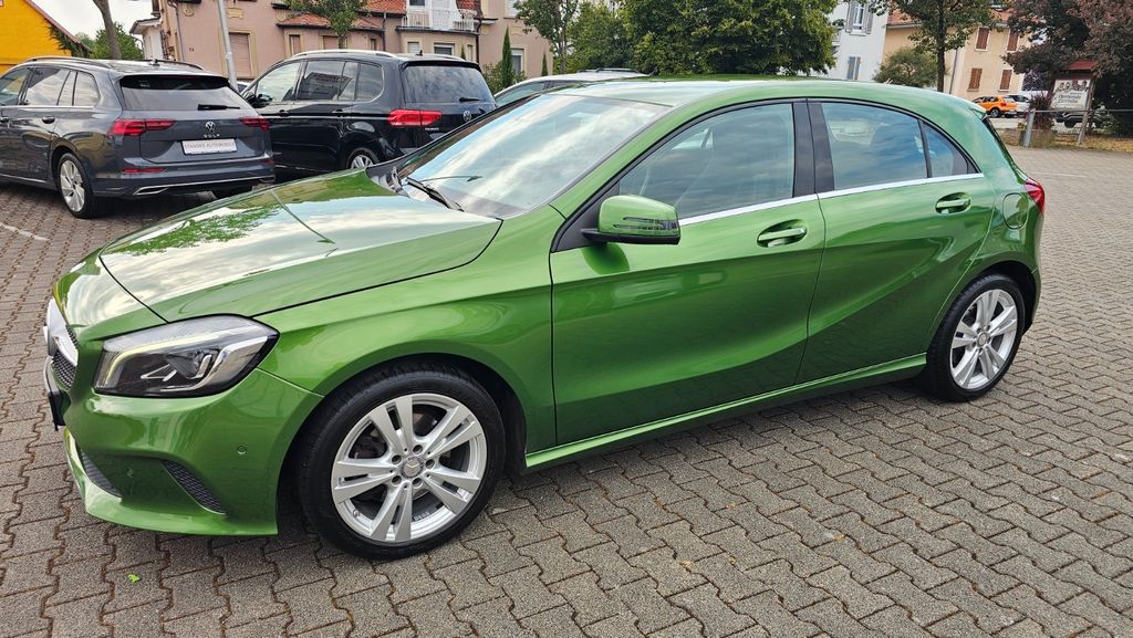 Bild des Angebotes Mercedes-Benz A 180  BlueEfficiency NAVI LED HIGH PERFORMANCE
