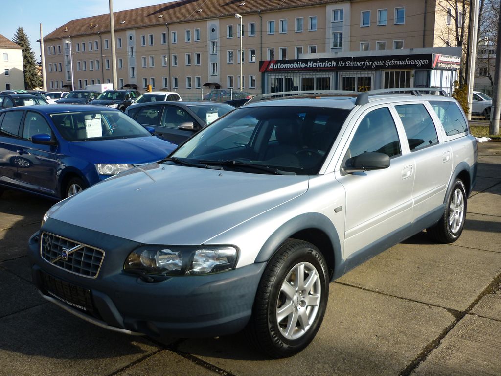 Bild des Angebotes Volvo V70 2.5T AWD Cross Country ALLRAD! XENON!
