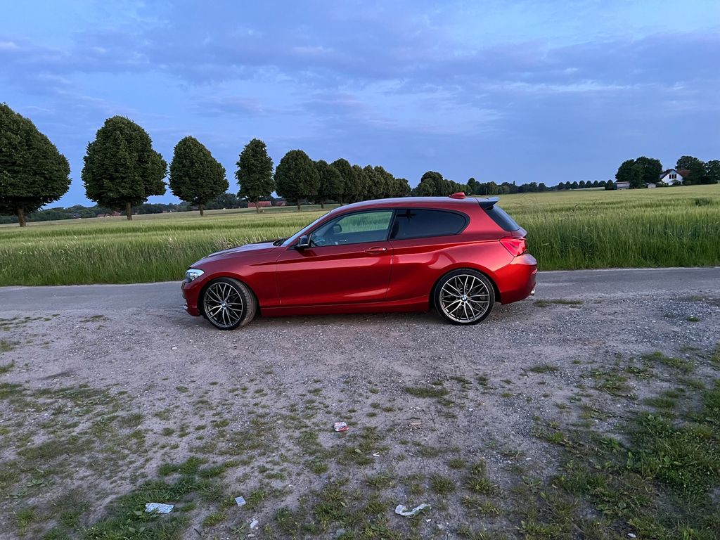 Bild des Angebotes BMW 120i  F21 Automatik Top Zustand
