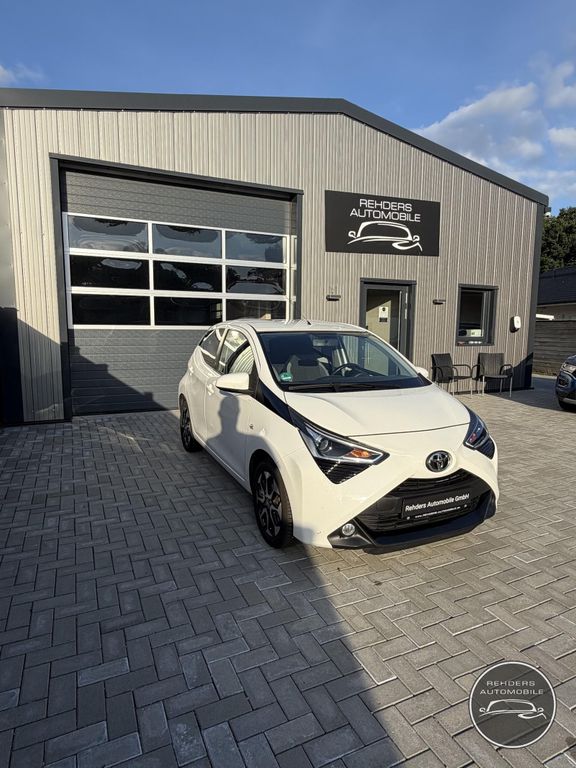 Bild des Angebotes Toyota AYGO Kamera LED Scheckheft. 1.Hand