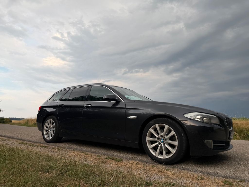 Bild des Angebotes BMW 530d Touring - AHK ACC HUD Soft Close CarPlay