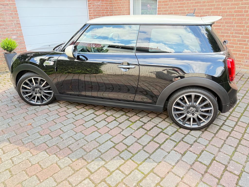 Bild des Angebotes MINI Cooper SD 60 YEARS TRIM, scheckheftgepflegt