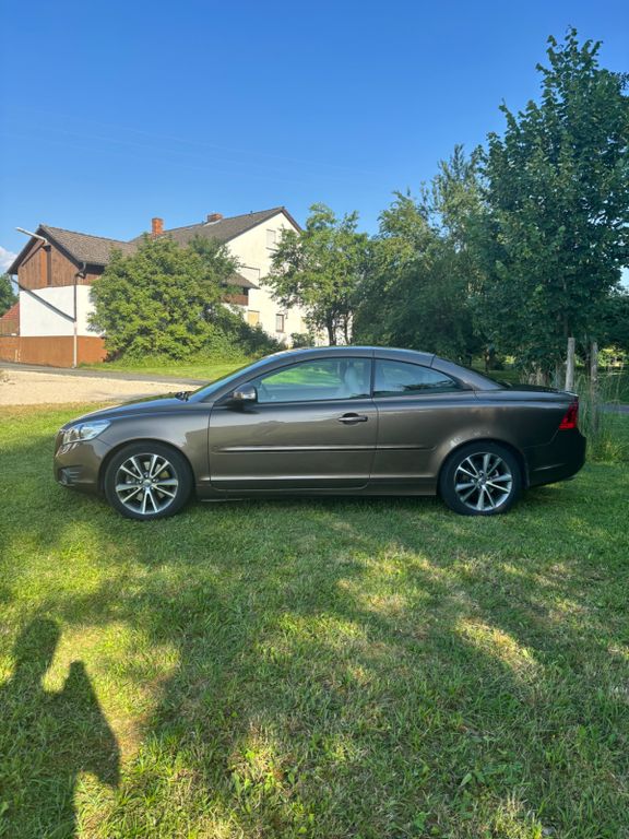 Bild des Angebotes Volvo C70 D3 Momentum - Reines Sommerfahrzeug ab EZ