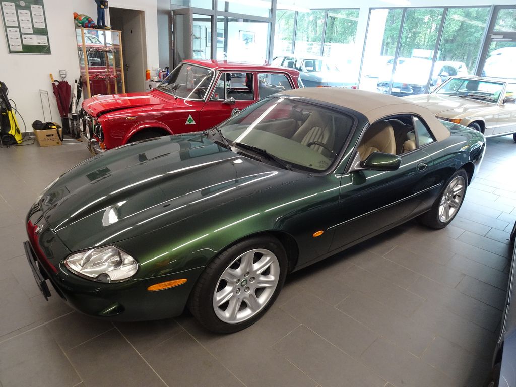 Bild des Angebotes Jaguar XK8 Cabriolet erst 17200km