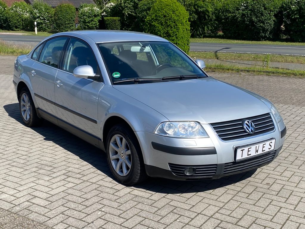Bild des Angebotes Volkswagen Passat Trendline 1.6 Xenon/PDC/1. Hand