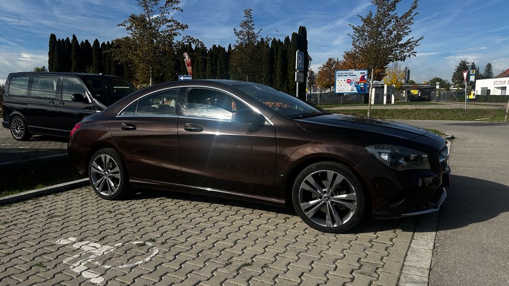 Bild des Angebotes Mercedes-Benz CLA 220 d DCT Urban + Winterräder