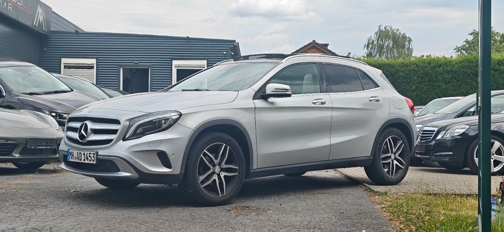 Bild des Angebotes Mercedes-Benz GLA 220d Panorama Navi SHZ LED SPUR