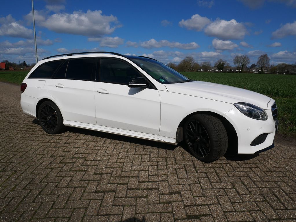 Bild des Angebotes Mercedes-Benz E 220 T BlueTec AMG Sportpaket Nightline Pano
