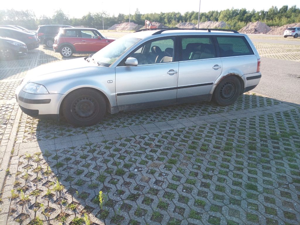 Bild des Angebotes Volkswagen Passat Variant 1.9TDI 96kW 5-Gang Basis Vari...
