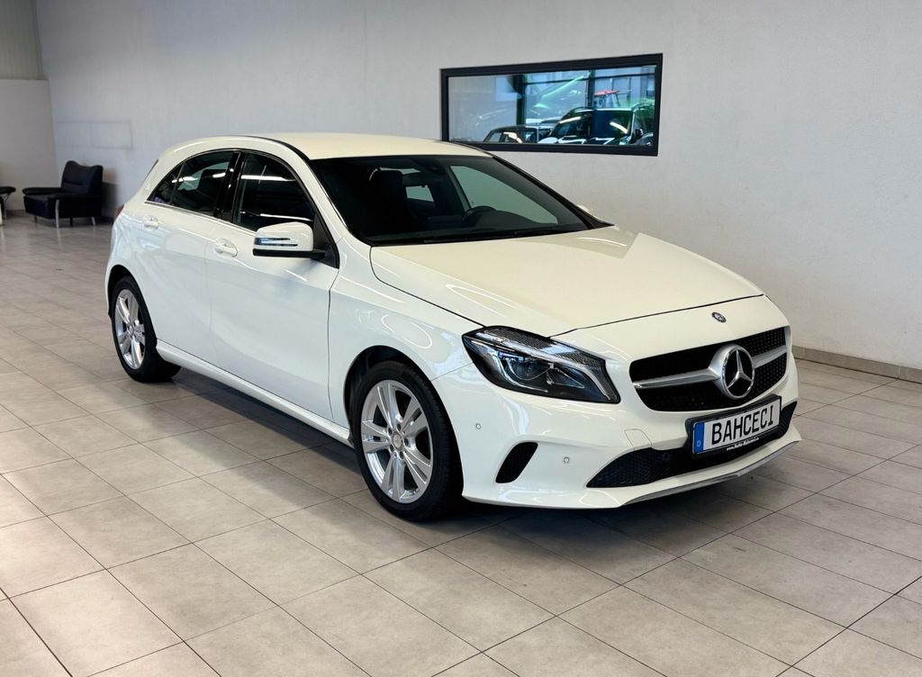 Bild des Angebotes Mercedes-Benz A 160 1,6 L Score*LED*RFK*Navi*SHZ*Klima*