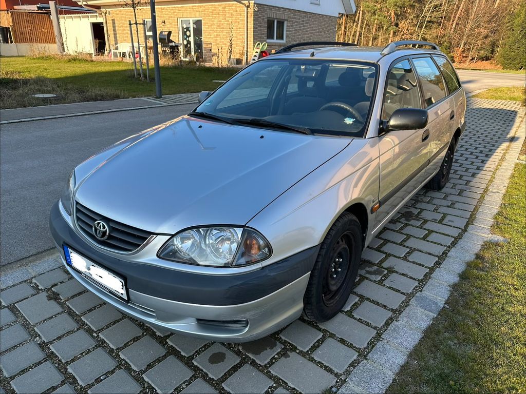 Toyota Avensis 1.6 VVT-i Kombi, AHK, Klima