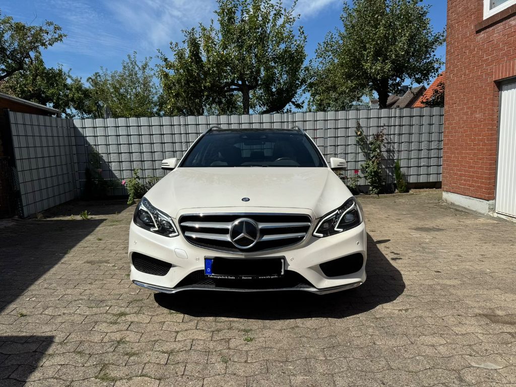 Bild des Angebotes Mercedes-Benz E 500 T AVANTGARDE AMG Massage Designo AHK Voll