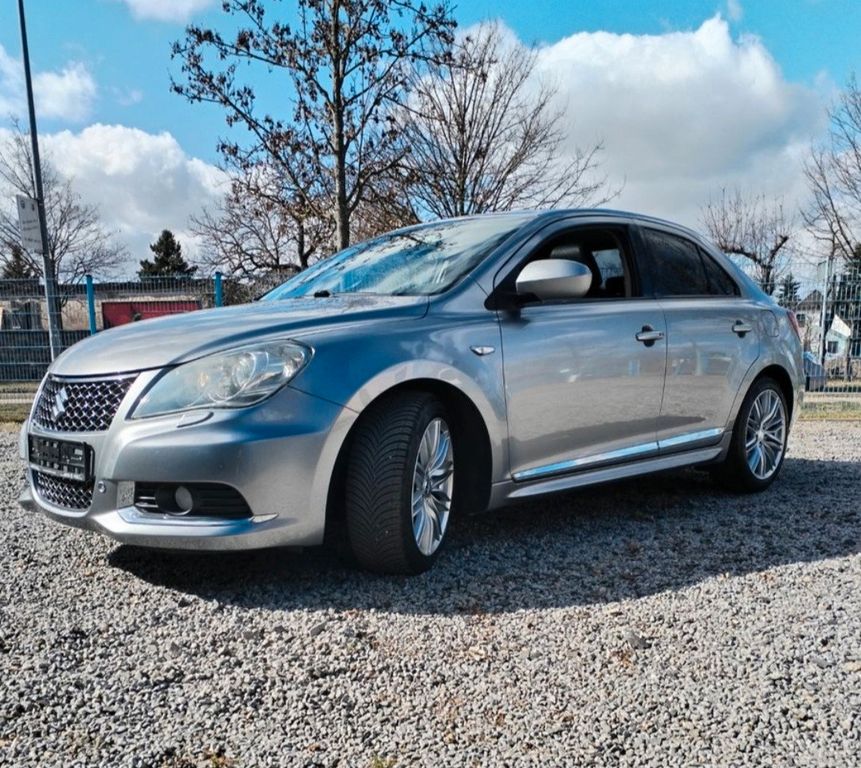 Suzuki Kizashi 2.4 Allrad, gepflegt, wenig Kilometer