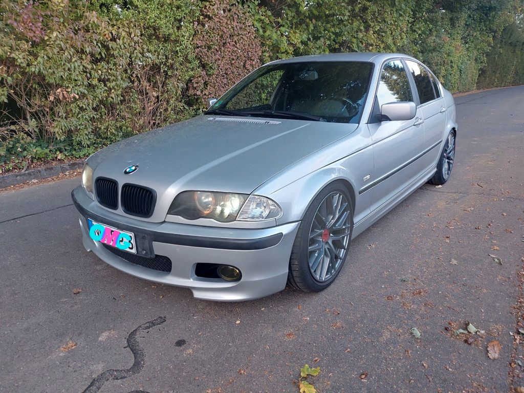Bild des Angebotes BMW 325i -