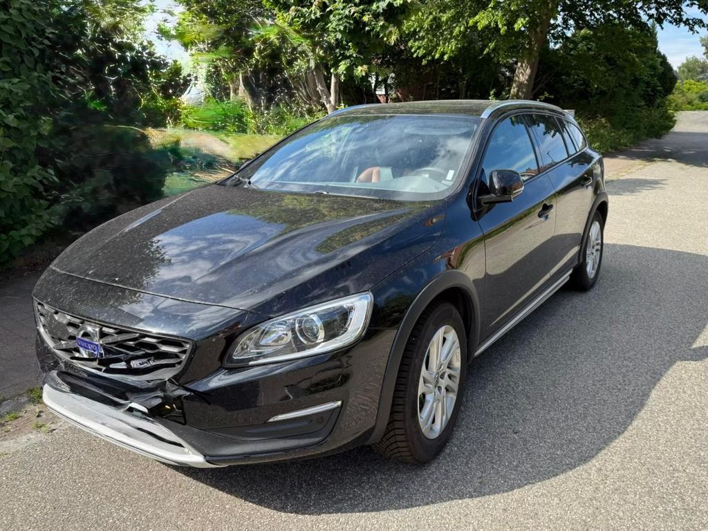 Bild des Angebotes Volvo V60 Cross Country D4 AWD Geartronic Summum S...