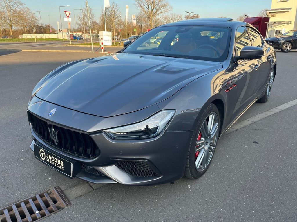 Bild des Angebotes Maserati Ghibli Trofeo+Pano+Acc+Elekt+360°+V8