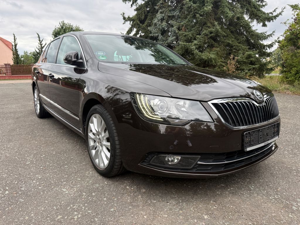 Skoda Superb 1,8 TSILim Exclusive Leder Bi Xenon Navi