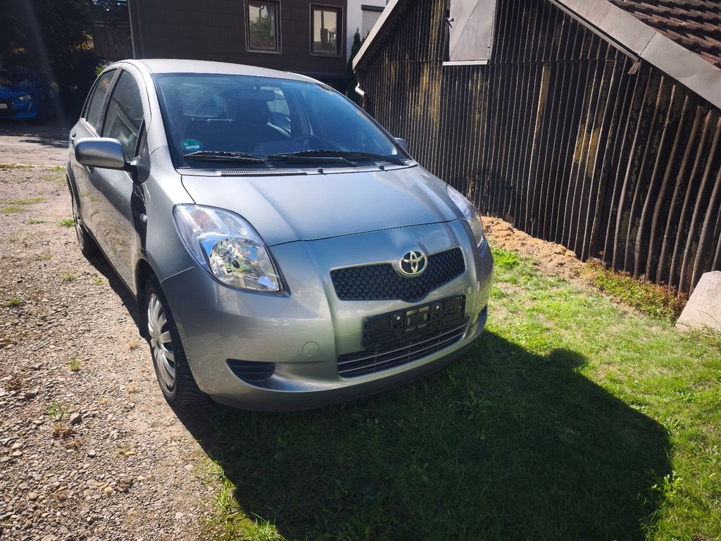 Bild des Angebotes Toyota Yaris Executive 1,3-l-VVT-i Gepflegt TÜV