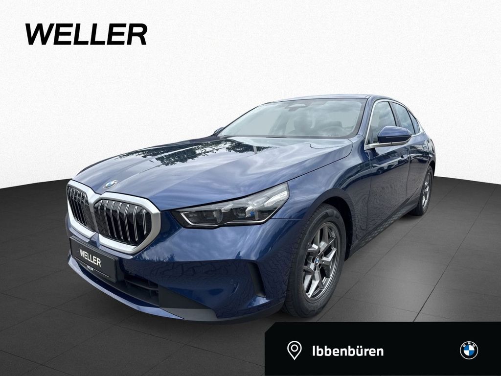 Bild des Angebotes BMW 520d xDrive Lim AdLED,StHz,360°,H/K,HUD,DAPro