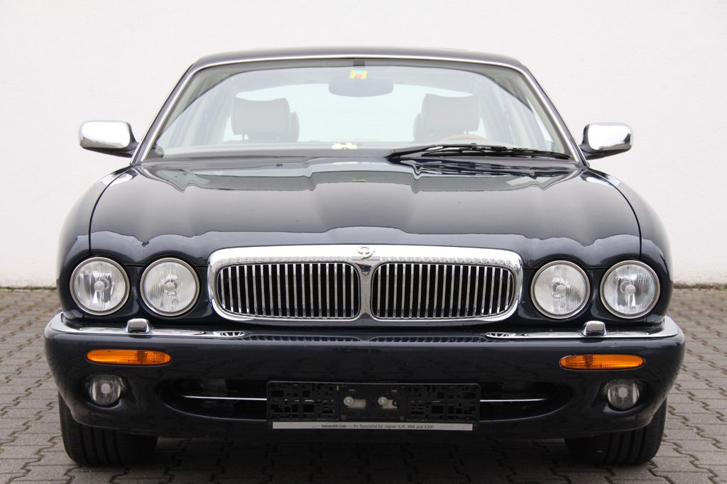 Bild des Angebotes Jaguar Daimler V8 Langversion  3 Jahre Garantie
