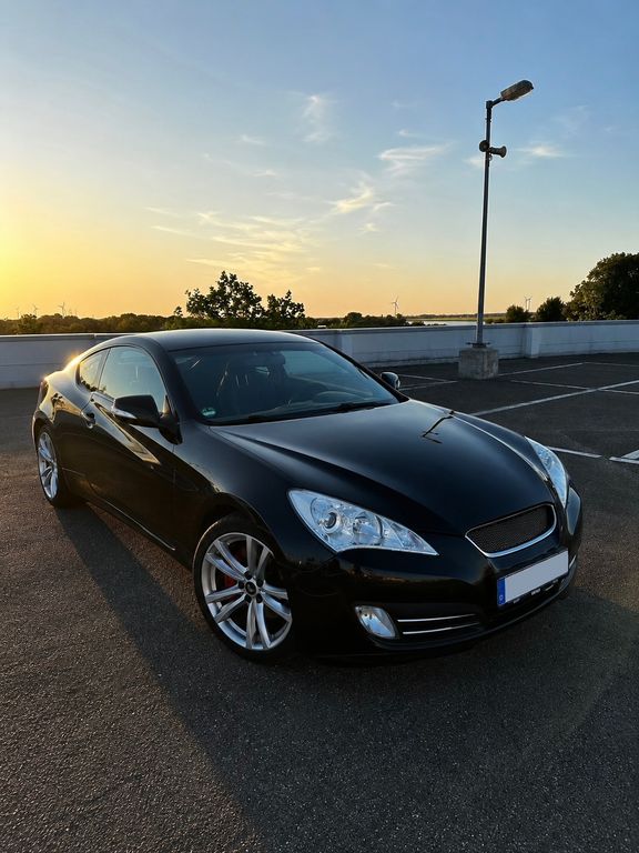 Hyundai Genesis 2.0T